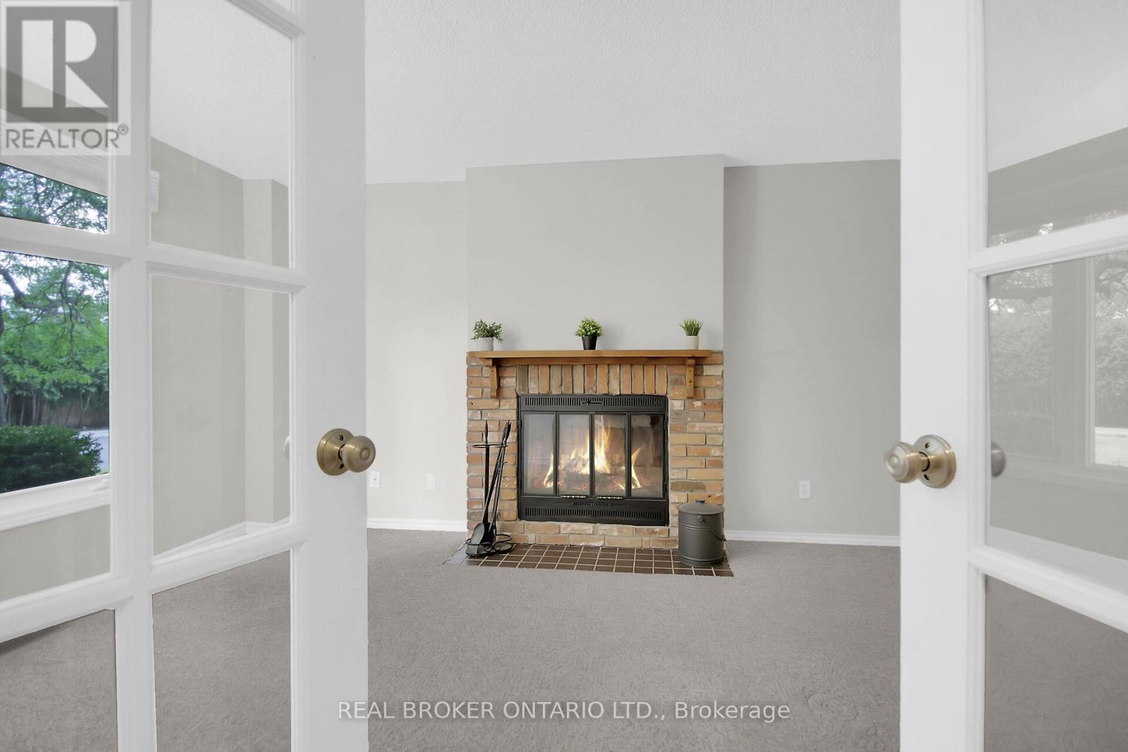 130 Chimo Drive, Ottawa, Ontario  K2L 2H6 - Photo 6 - X12382684