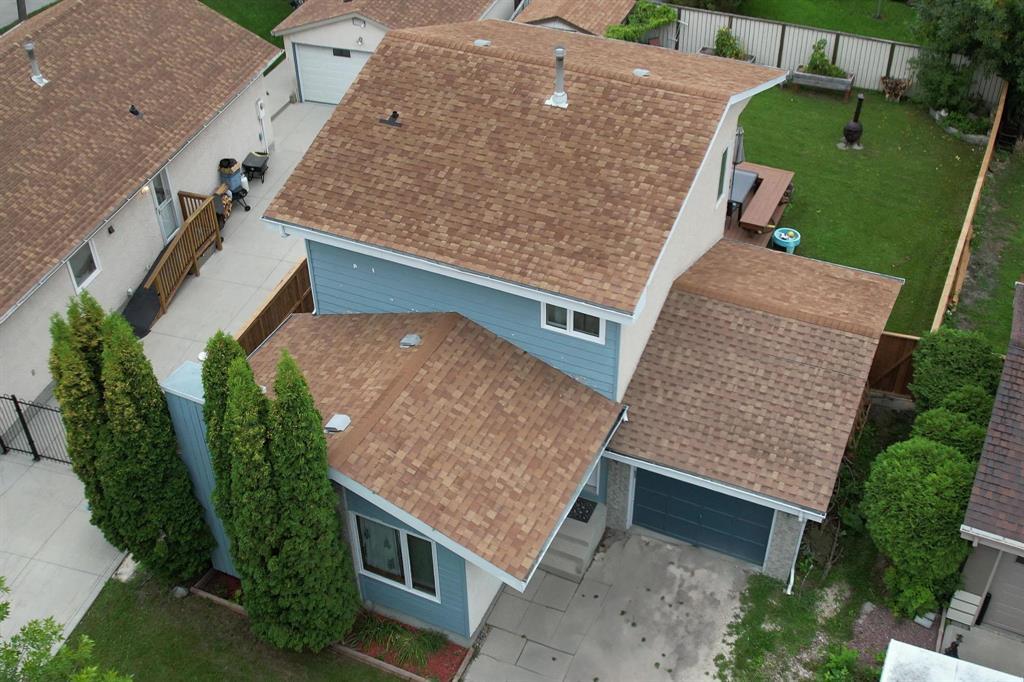 182 Vince Leah Drive, Winnipeg, Manitoba  R2V 4A6 - Photo 3 - 202522147
