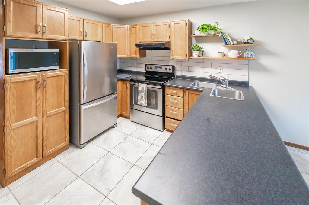 182 Vince Leah Drive, Winnipeg, Manitoba  R2V 4A6 - Photo 11 - 202522147