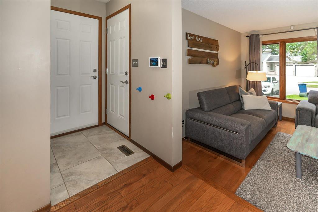 182 Vince Leah Drive, Winnipeg, Manitoba  R2V 4A6 - Photo 6 - 202522147