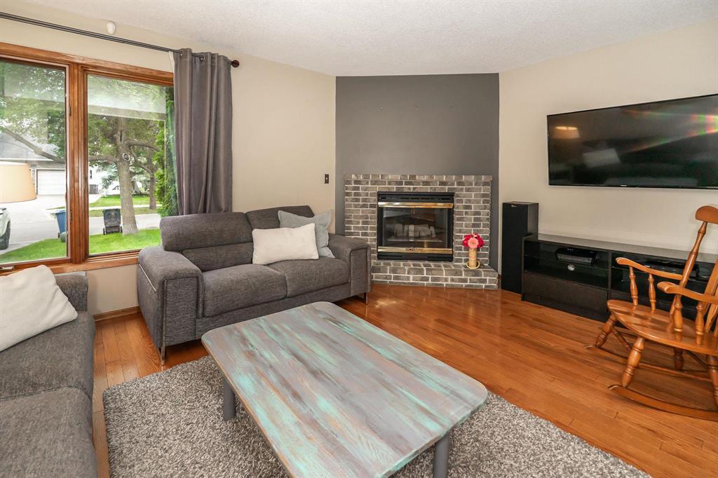182 Vince Leah Drive, Winnipeg, Manitoba  R2V 4A6 - Photo 9 - 202522147