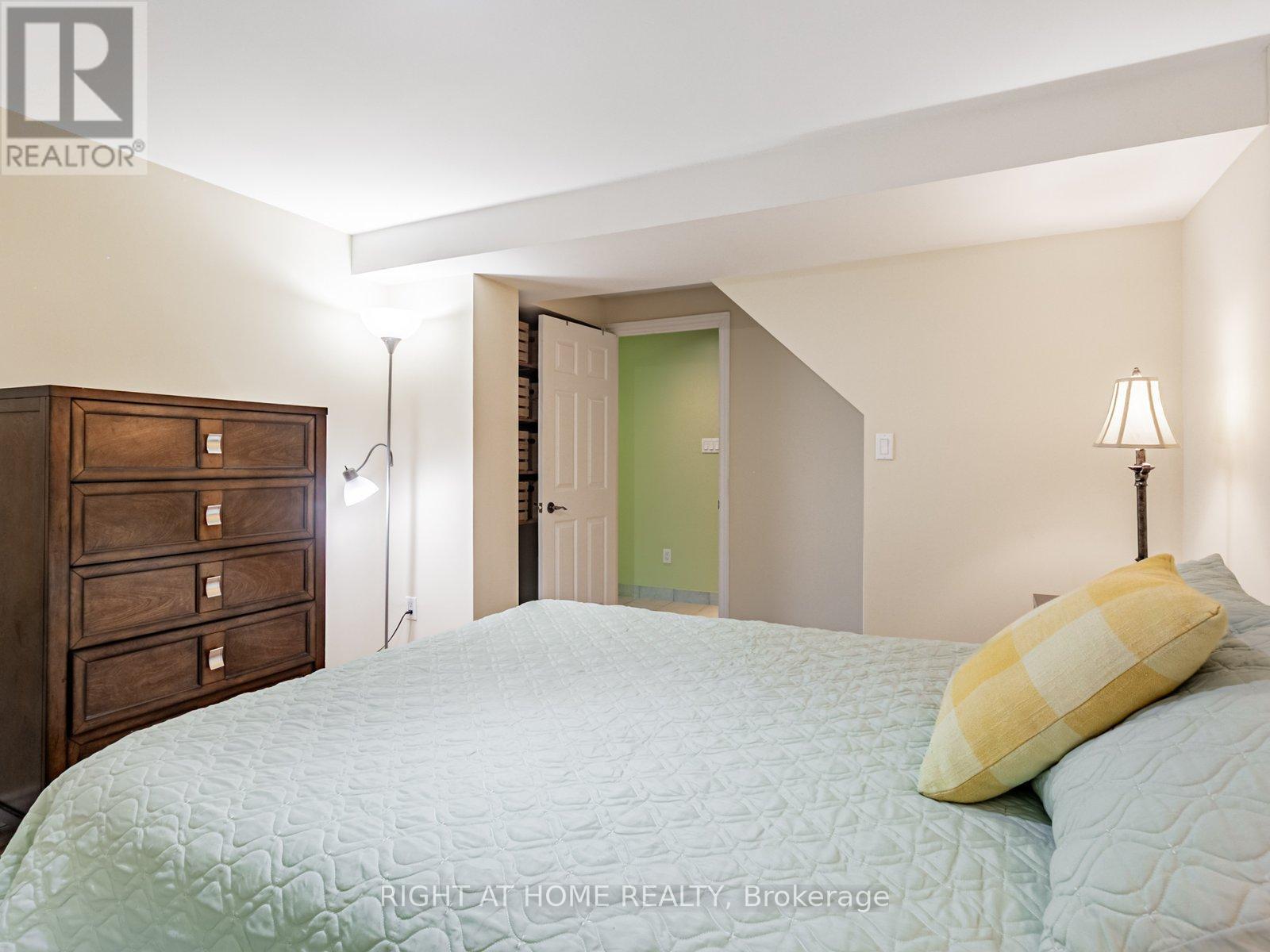 115 - 2275 Credit Valley Road, Mississauga (Central Erin Mills), Ontario  L5M 4N5 - Photo 17 - W12339927