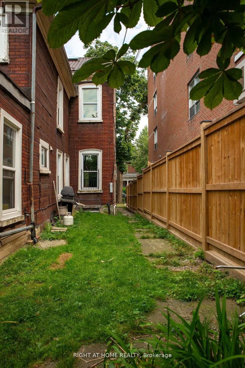 28 D'arcy Street, Toronto, Ontario  M5T 1J7 - Photo 22 - C12382663