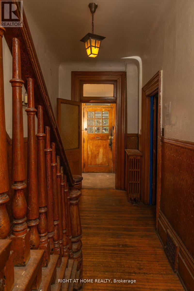 28 D'arcy Street, Toronto, Ontario  M5T 1J7 - Photo 7 - C12382663