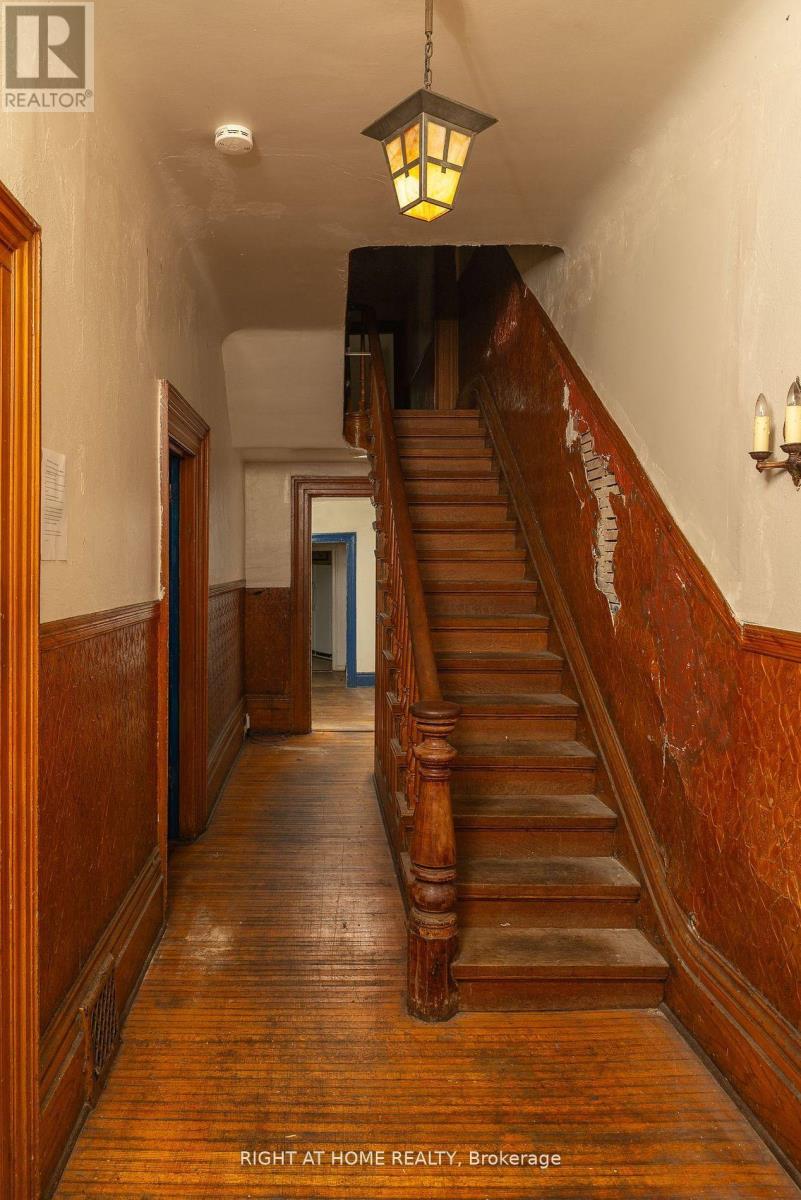 28 D'arcy Street, Toronto, Ontario  M5T 1J7 - Photo 8 - C12382663