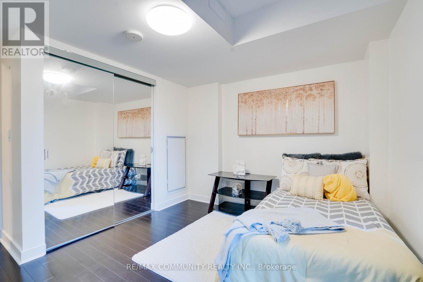 824 - 295 Adelaide Street W, Toronto, Ontario  M5V 1P7 - Photo 10 - C12382674