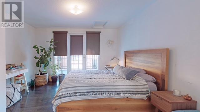 24 Raffeix Lane, Toronto, Ontario  M5A 0G5 - Photo 11 - C12382678