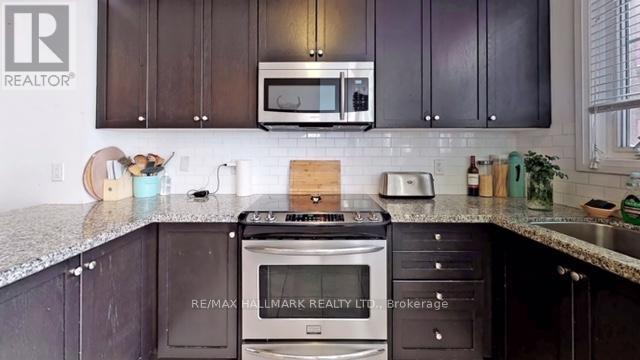 24 Raffeix Lane, Toronto, Ontario  M5A 0G5 - Photo 6 - C12382678