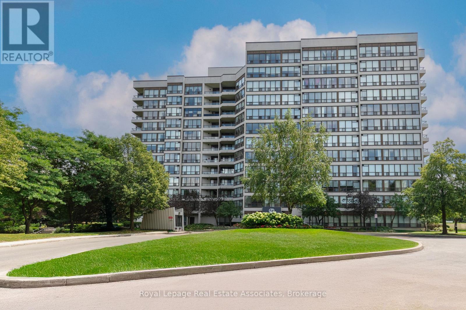 1112 - 12 LAURELCREST STREET, Brampton, Ontario