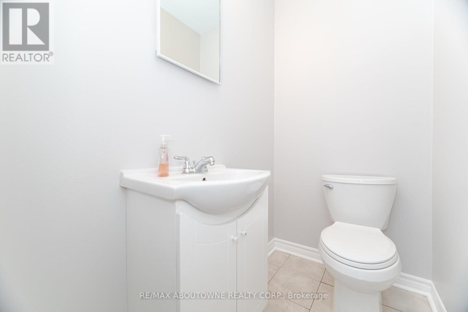 674 Francis Road, Burlington, Ontario  L7T 3X7 - Photo 20 - W12382660