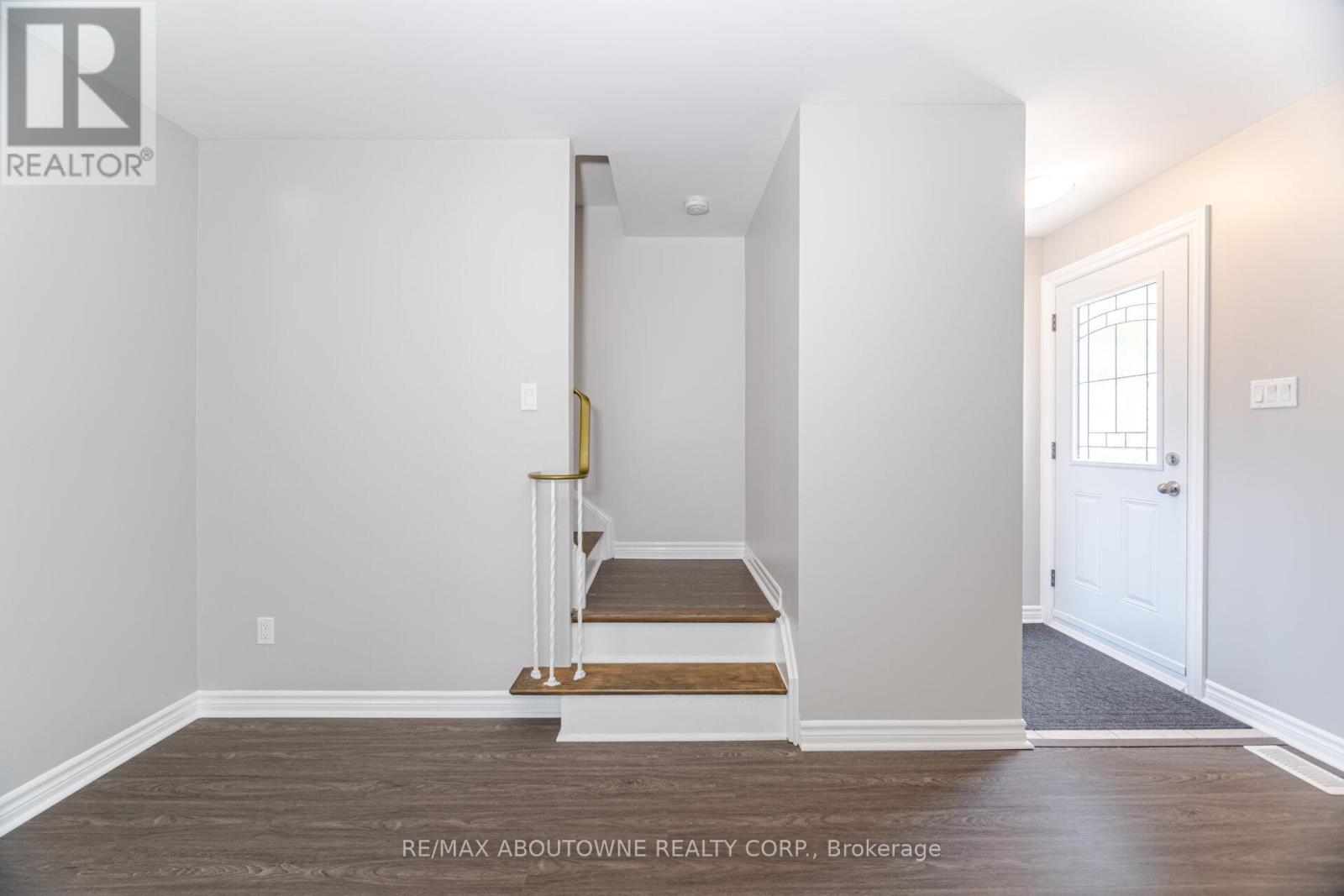 674 Francis Road, Burlington, Ontario  L7T 3X7 - Photo 21 - W12382660