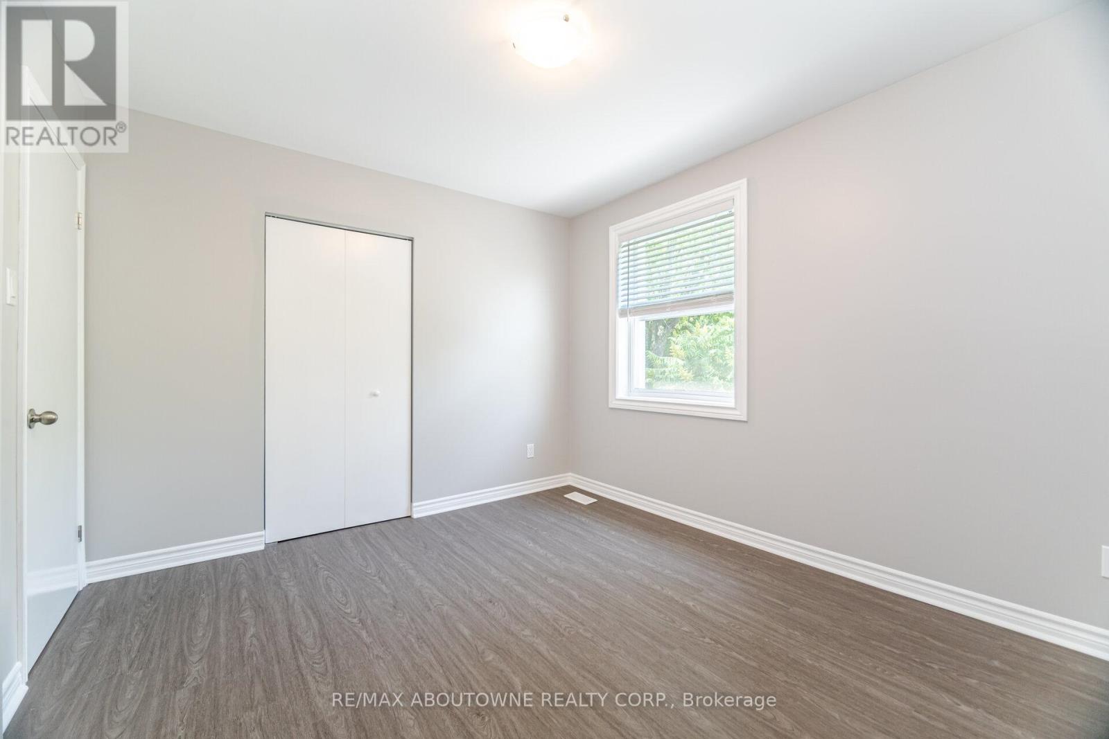 674 Francis Road, Burlington, Ontario  L7T 3X7 - Photo 27 - W12382660