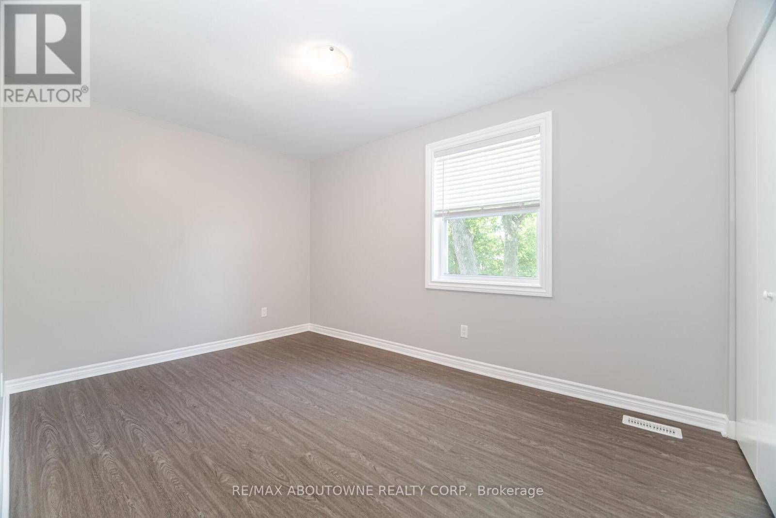 674 Francis Road, Burlington, Ontario  L7T 3X7 - Photo 28 - W12382660