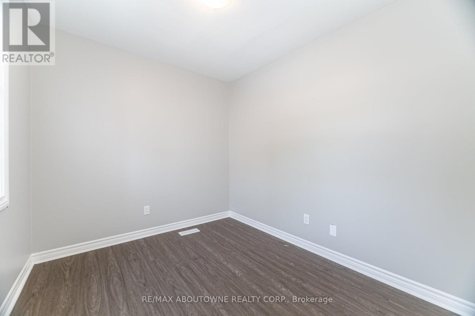 674 Francis Road, Burlington, Ontario  L7T 3X7 - Photo 34 - W12382660
