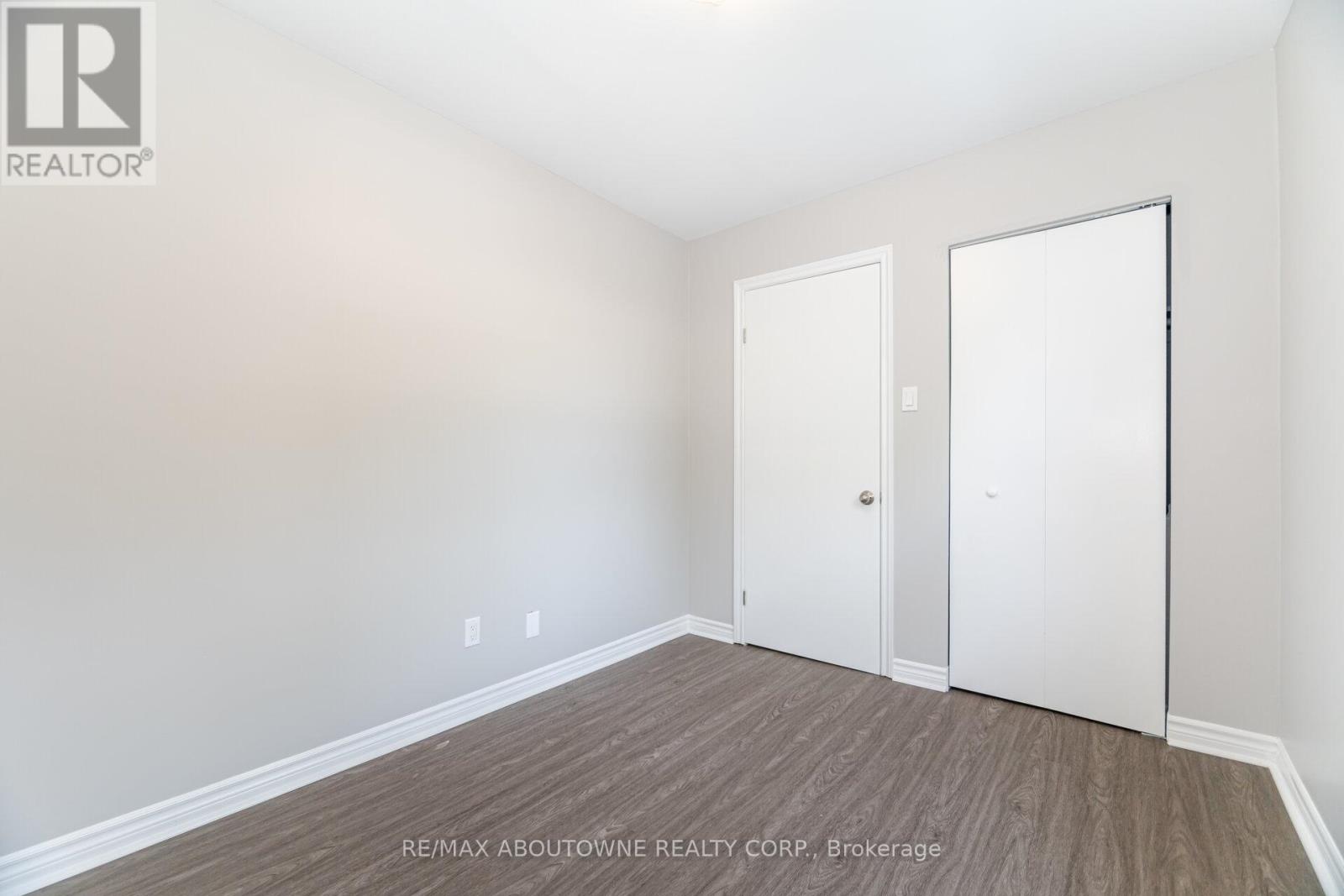 674 Francis Road, Burlington, Ontario  L7T 3X7 - Photo 36 - W12382660