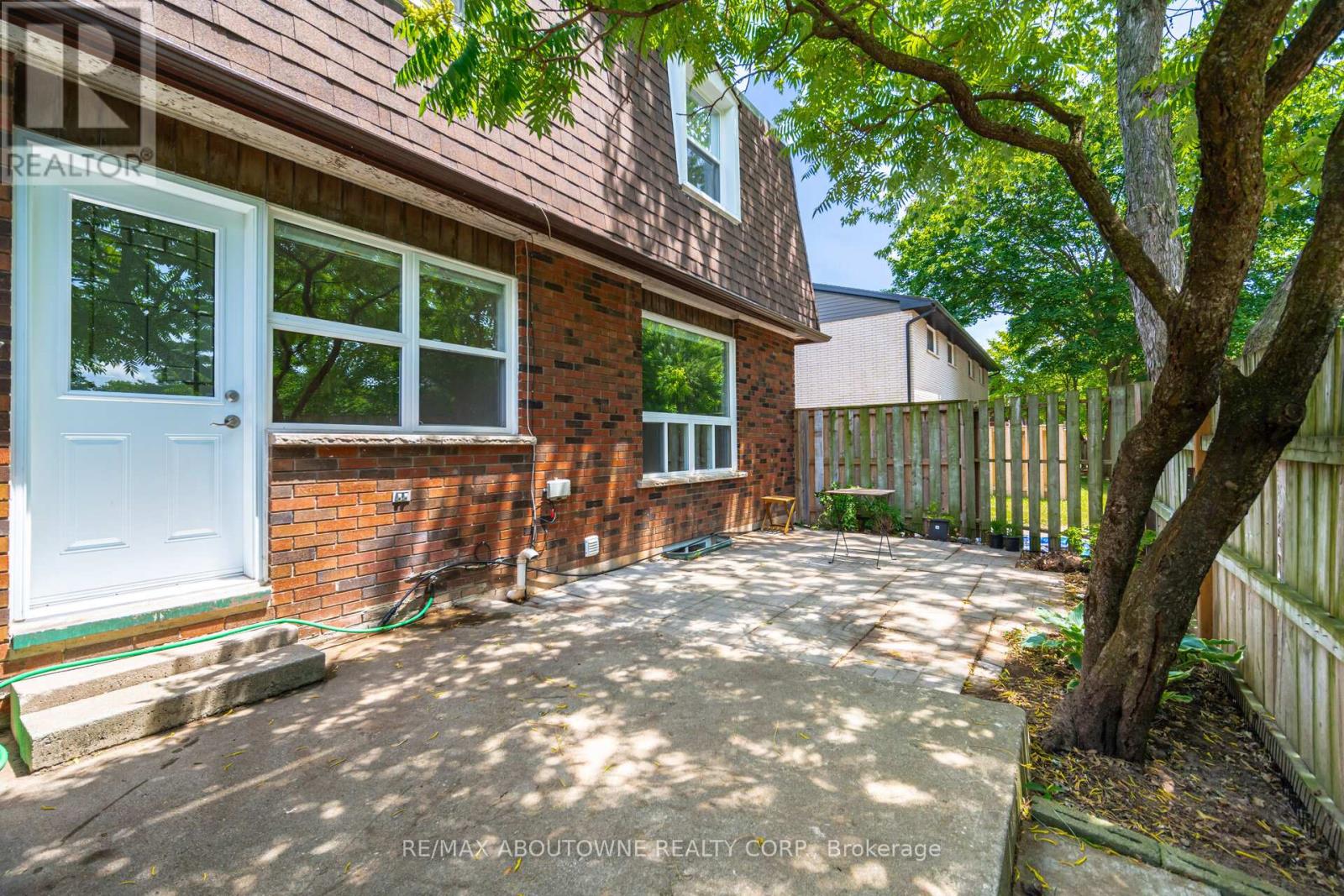674 Francis Road, Burlington, Ontario  L7T 3X7 - Photo 40 - W12382660