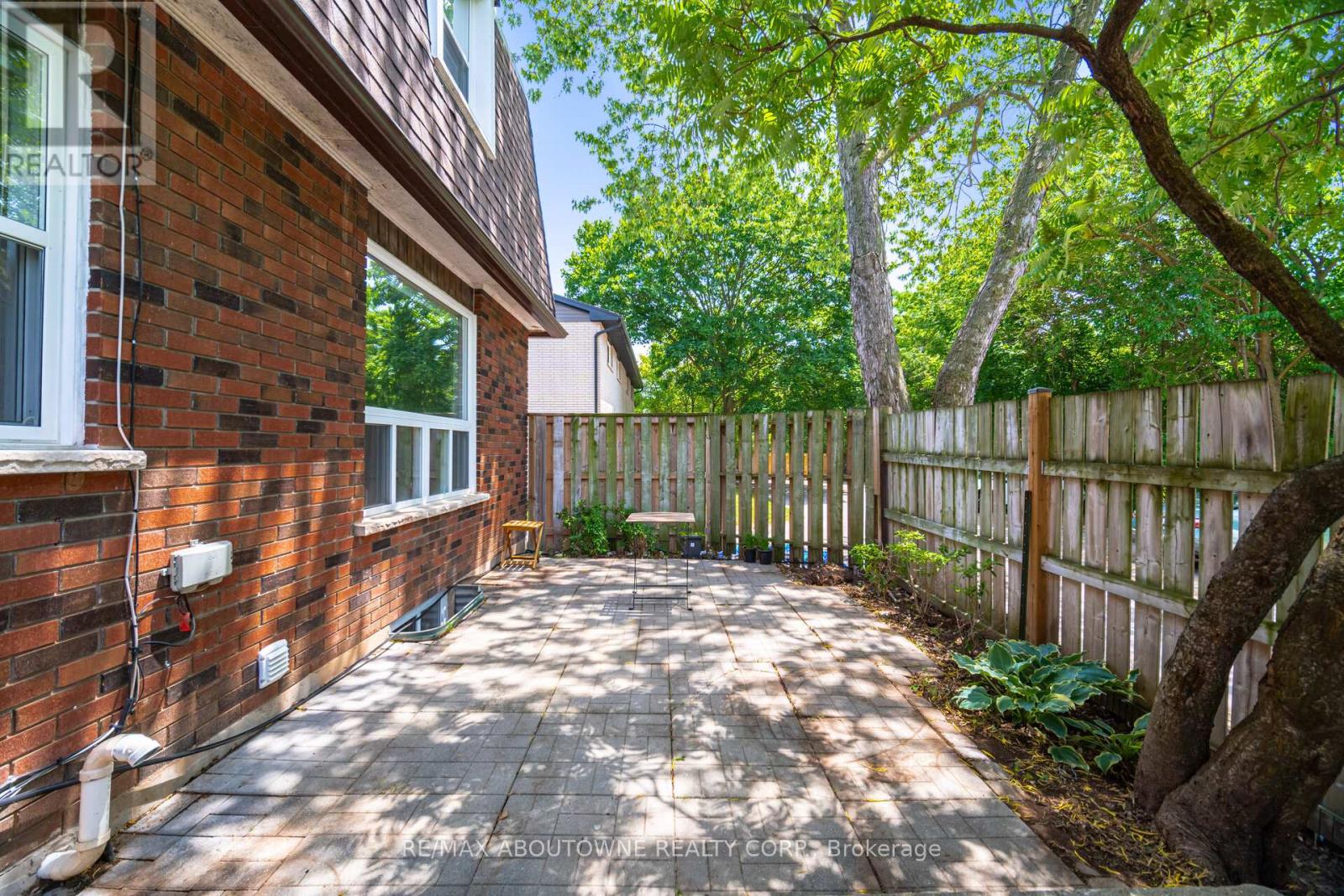 674 Francis Road, Burlington, Ontario  L7T 3X7 - Photo 41 - W12382660