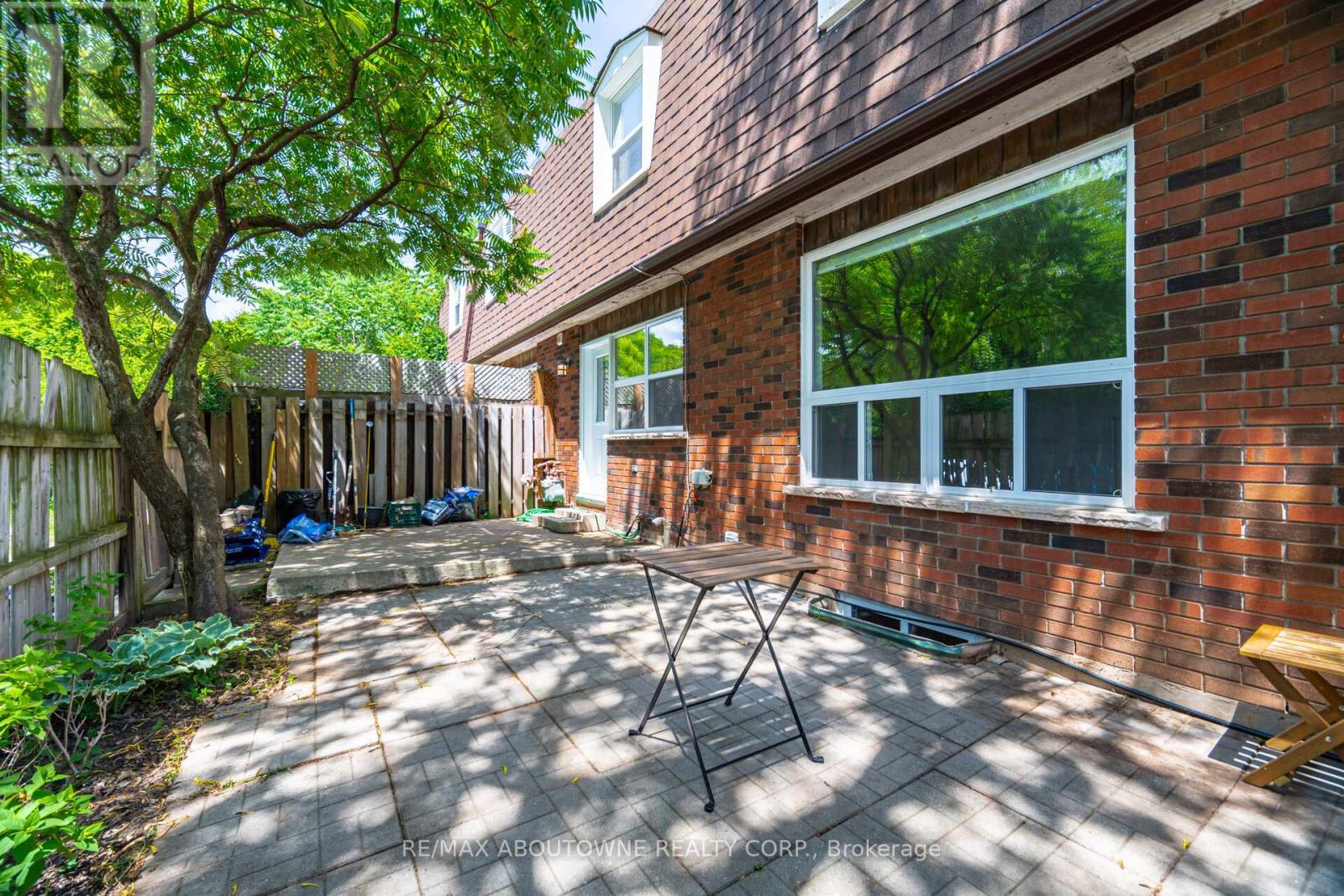 674 Francis Road, Burlington, Ontario  L7T 3X7 - Photo 43 - W12382660