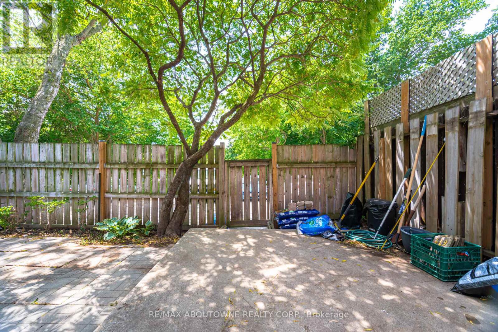 674 Francis Road, Burlington, Ontario  L7T 3X7 - Photo 44 - W12382660