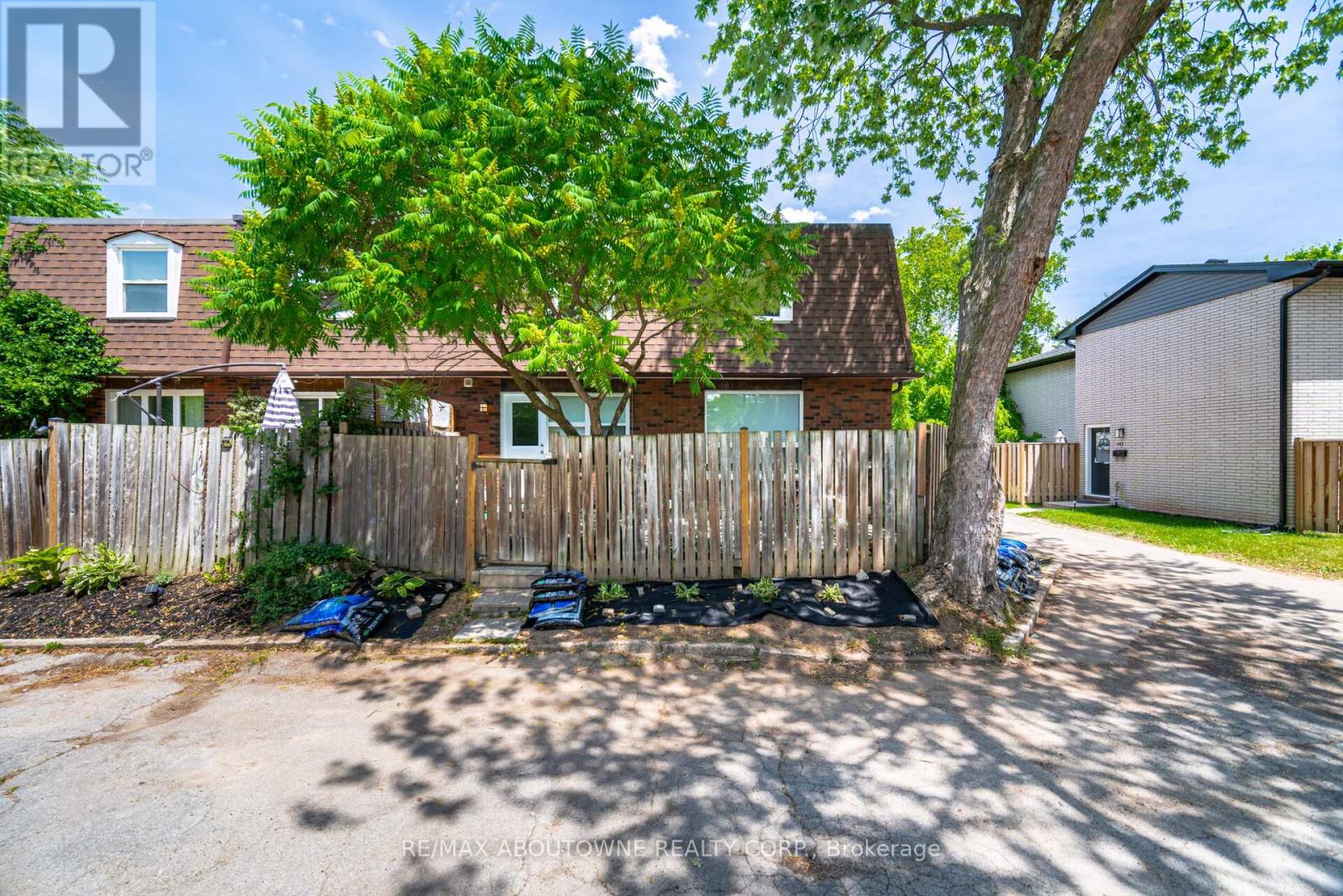 674 Francis Road, Burlington, Ontario  L7T 3X7 - Photo 45 - W12382660