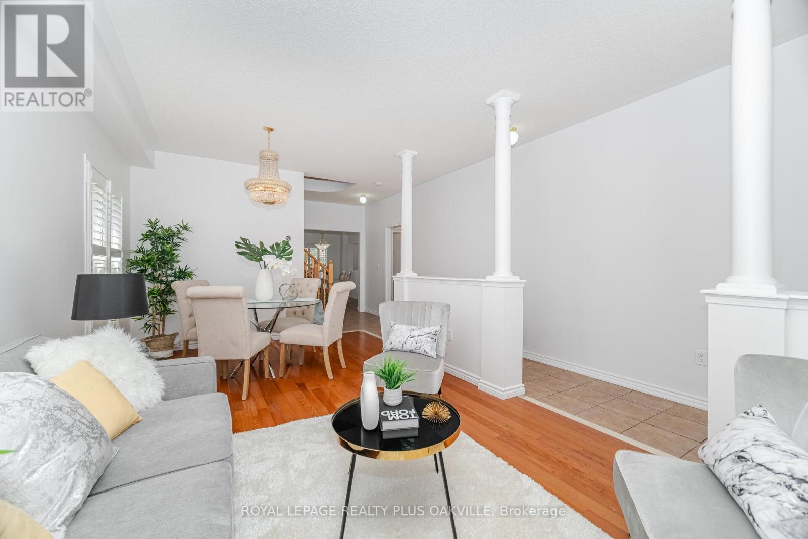 110 Earlsbridge Boulevard, Brampton, Ontario  L7A 3W7 - Photo 8 - W12382669
