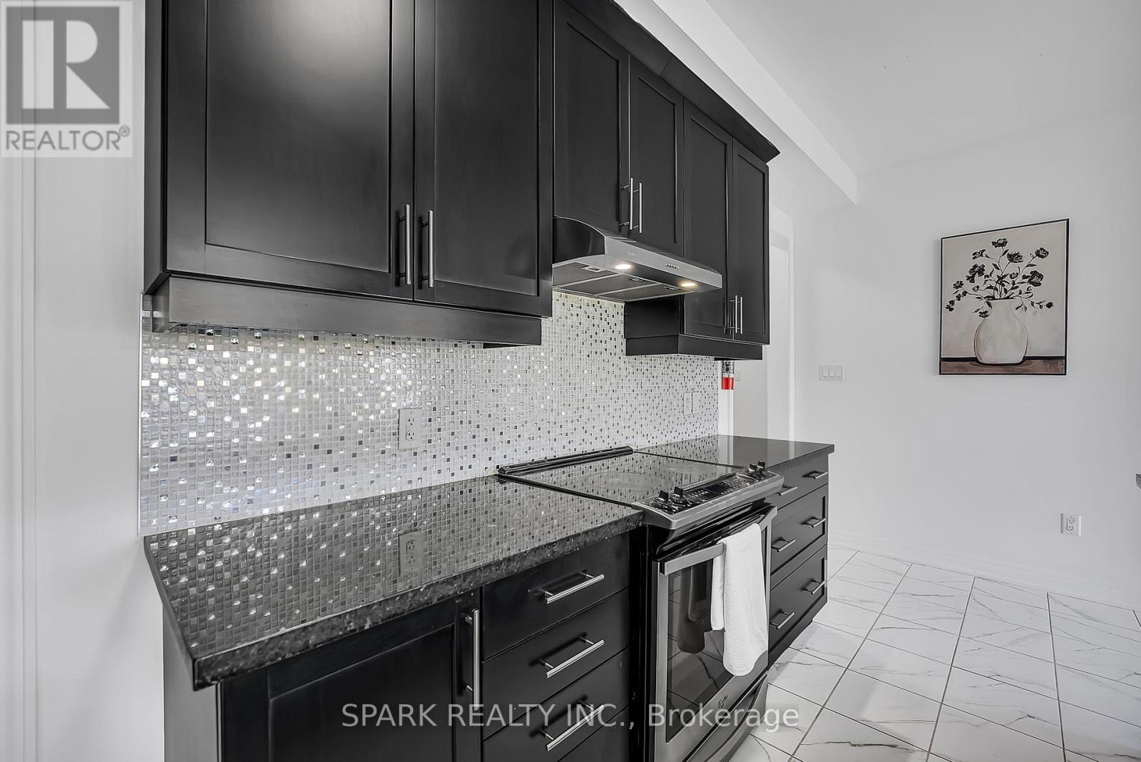 5 Boathouse Road, Brampton, Ontario  L7A 5B4 - Photo 9 - W12382680