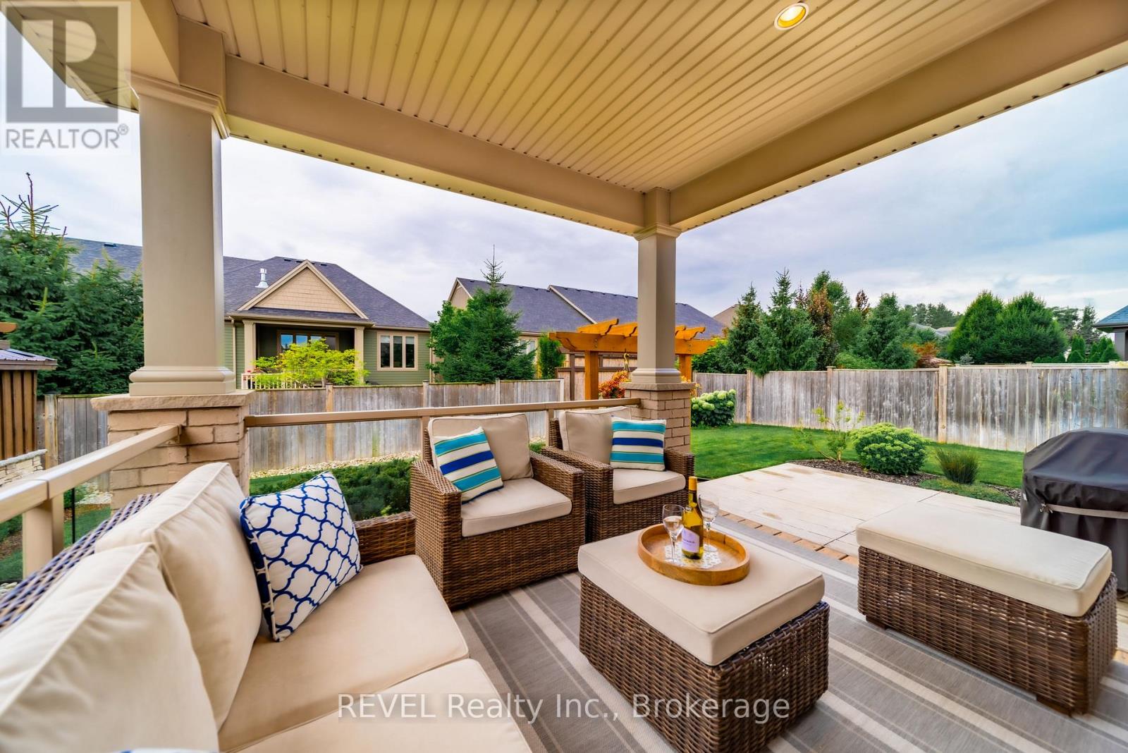 5 Tulip Tree Road, Niagara-On-The-Lake, Ontario  L0S 1J1 - Photo 7 - X12382692