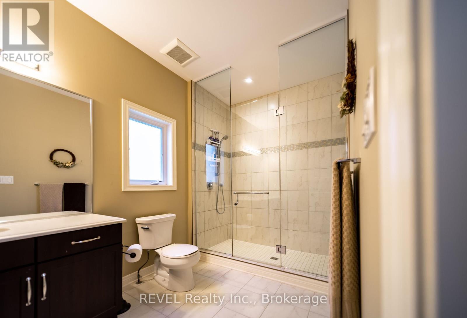 5 Tulip Tree Road, Niagara-On-The-Lake, Ontario  L0S 1J1 - Photo 9 - X12382692