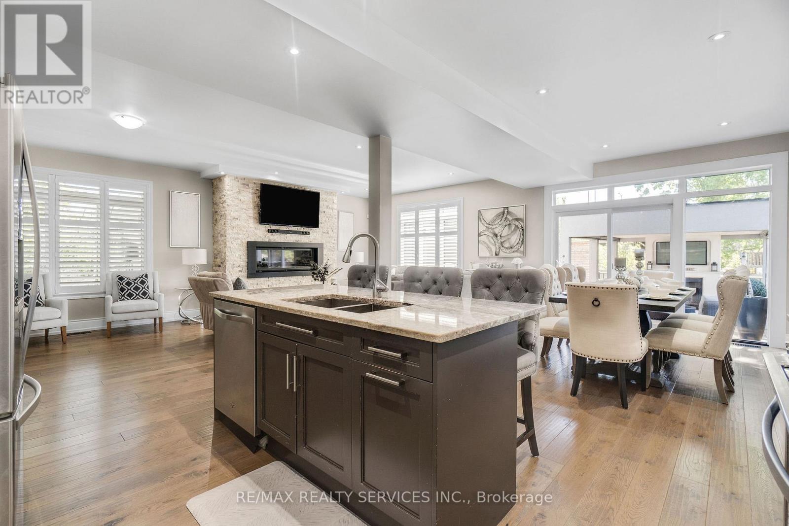 958 Beach Boulevard, Hamilton (Hamilton Beach), Ontario  L8H 6Z4 - Photo 16 - X12382681