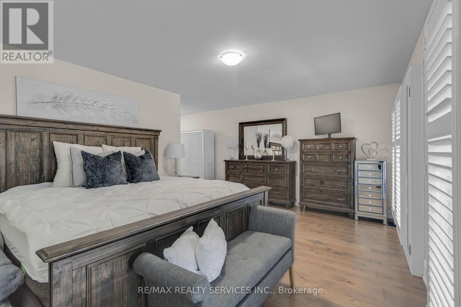 958 Beach Boulevard, Hamilton (Hamilton Beach), Ontario  L8H 6Z4 - Photo 24 - X12382681