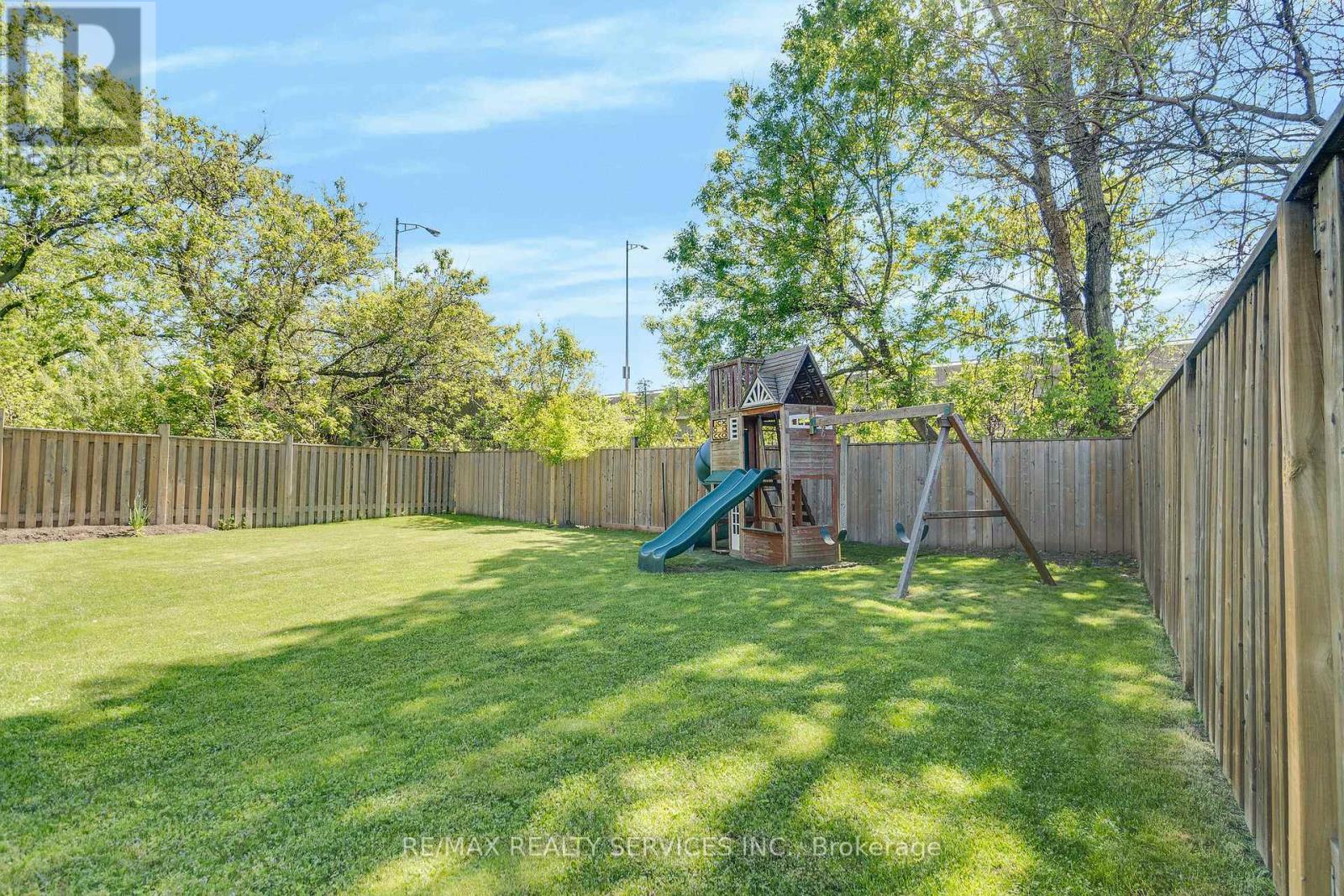 958 Beach Boulevard, Hamilton (Hamilton Beach), Ontario  L8H 6Z4 - Photo 44 - X12382681