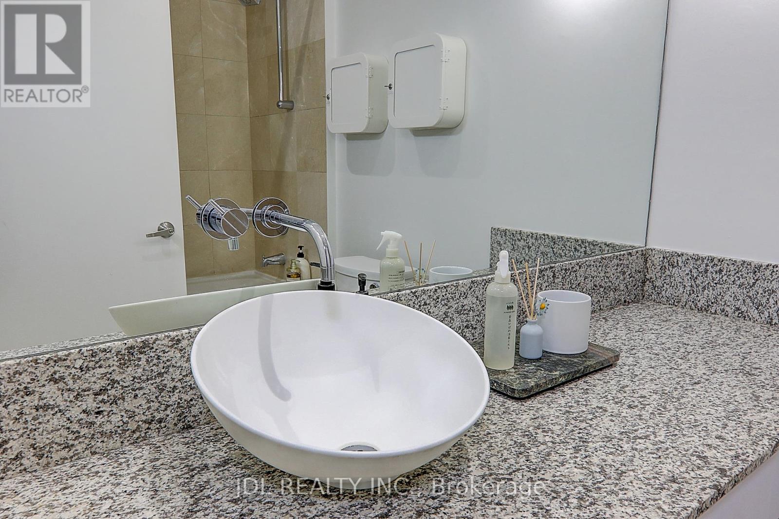 610 - 36 Blue Jays Way, Toronto, Ontario  M5V 3T3 - Photo 24 - C12382690
