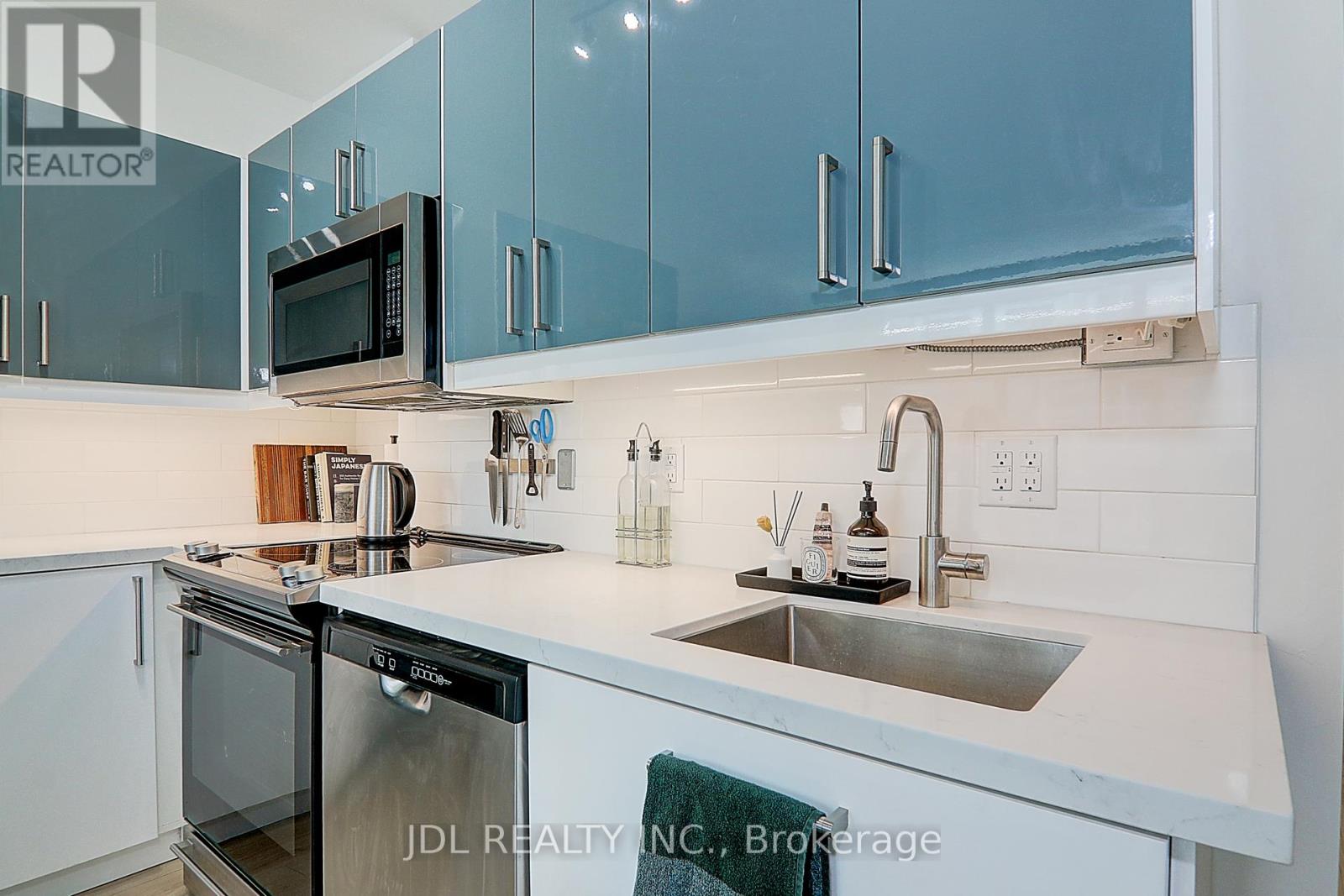 610 - 36 Blue Jays Way, Toronto, Ontario  M5V 3T3 - Photo 9 - C12382690