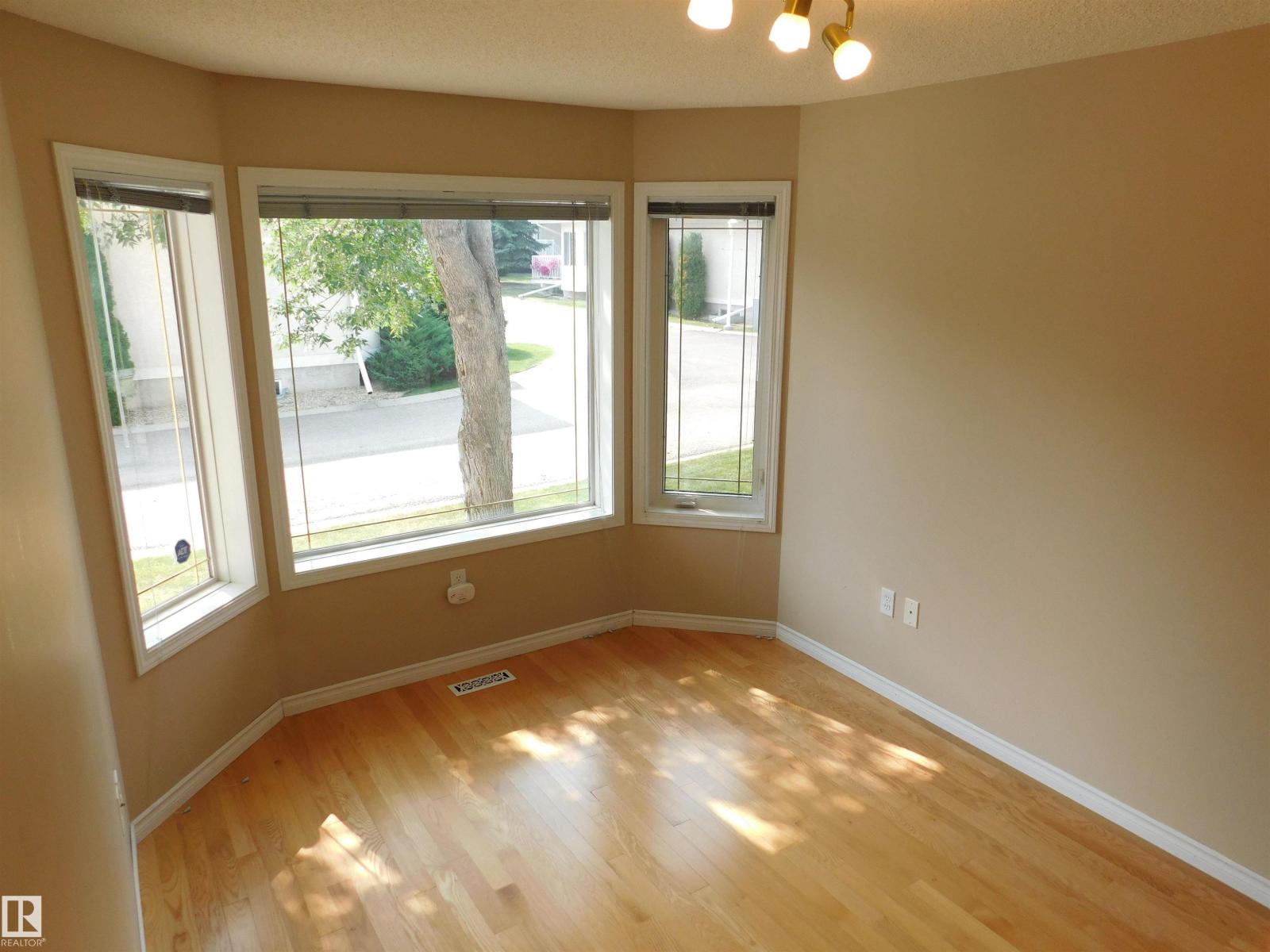 103 Falconer Co Nw Nw, Edmonton, Alberta  T6R 2V8 - Photo 2 - E4456194