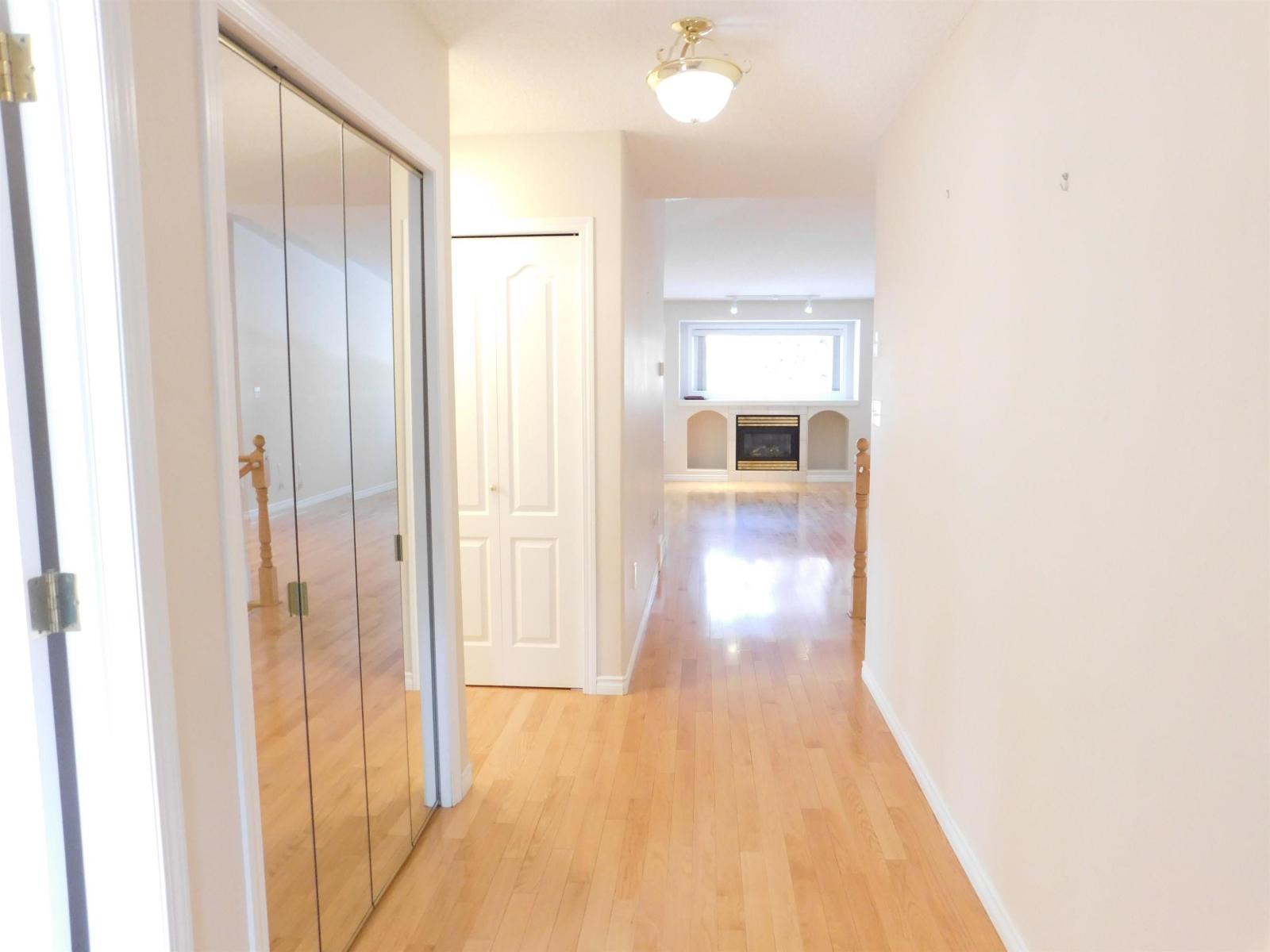 103 Falconer Co Nw Nw, Edmonton, Alberta  T6R 2V8 - Photo 4 - E4456194