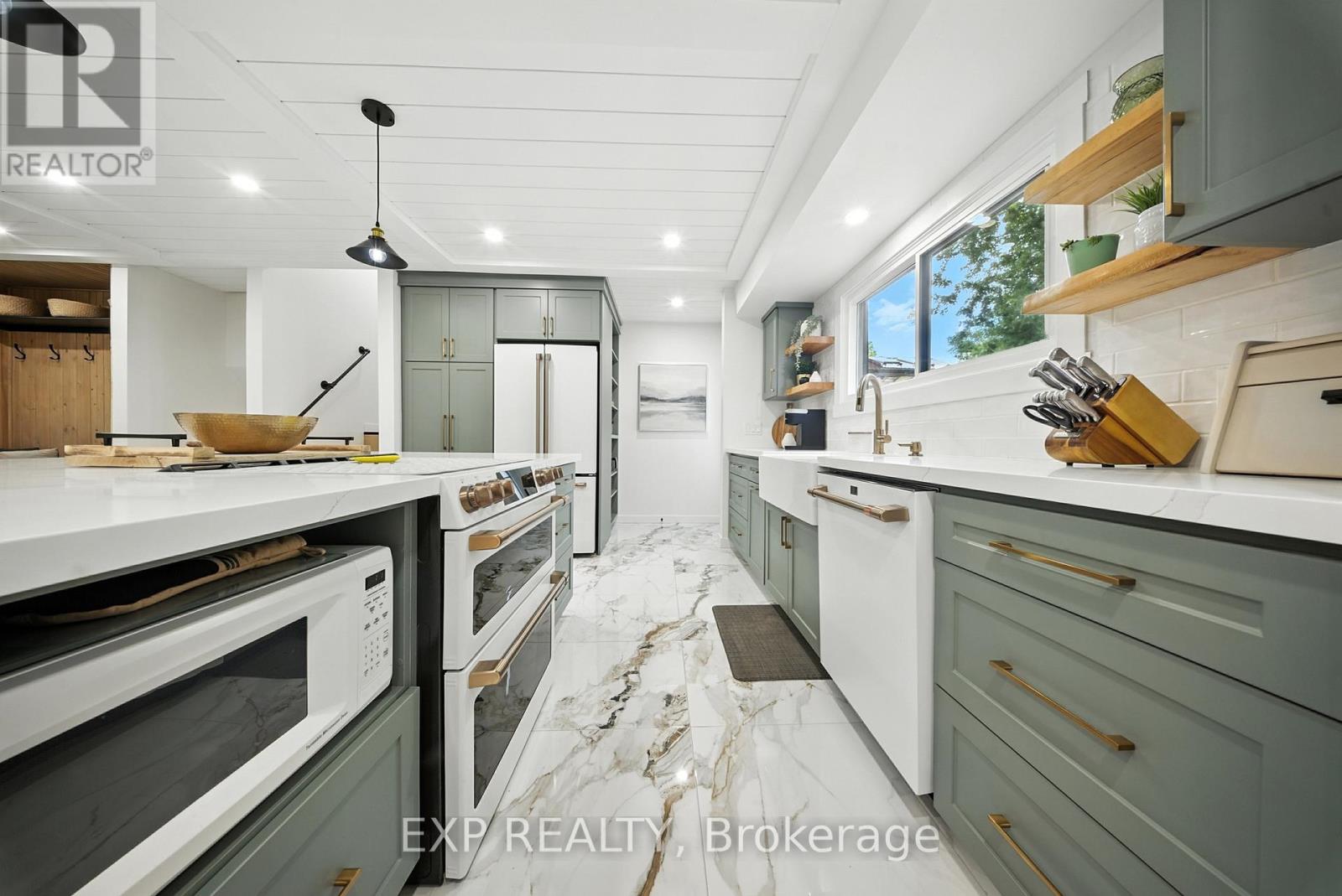 92 Mary Street, Clearview, Ontario  L0M 1G0 - Photo 11 - S12382697