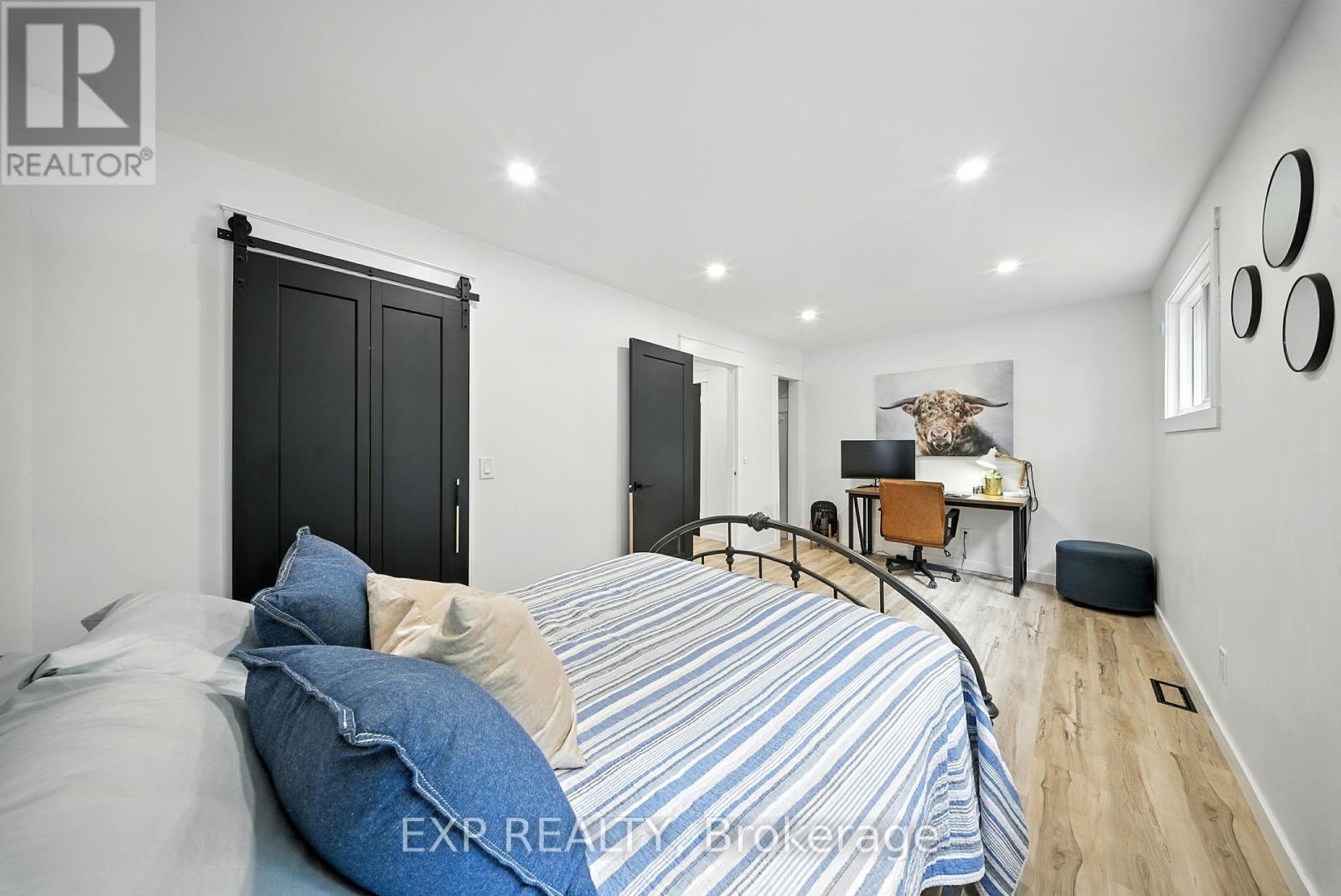 92 Mary Street, Clearview, Ontario  L0M 1G0 - Photo 26 - S12382697