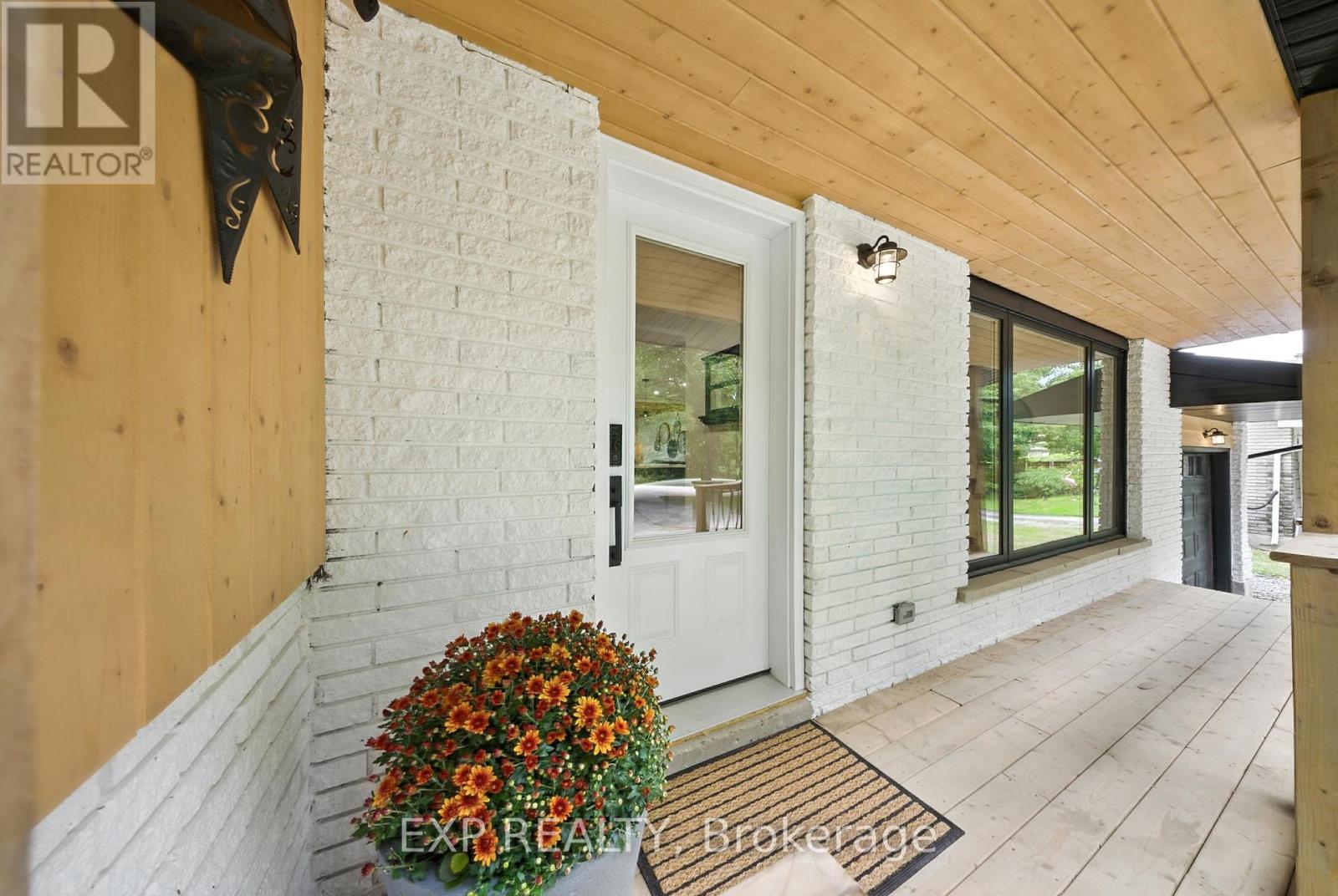 92 Mary Street, Clearview, Ontario  L0M 1G0 - Photo 4 - S12382697