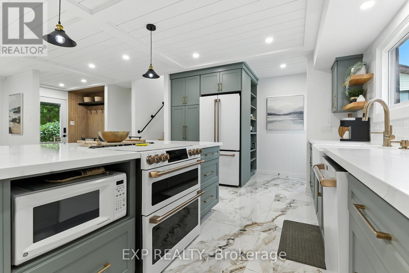 92 Mary Street, Clearview, Ontario  L0M 1G0 - Photo 8 - S12382697