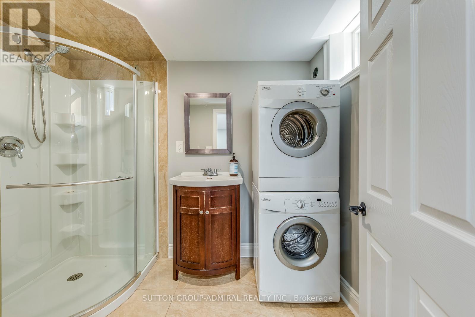 69 Norgrove Crescent, Toronto, Ontario  M9P 3C7 - Photo 23 - W12382709
