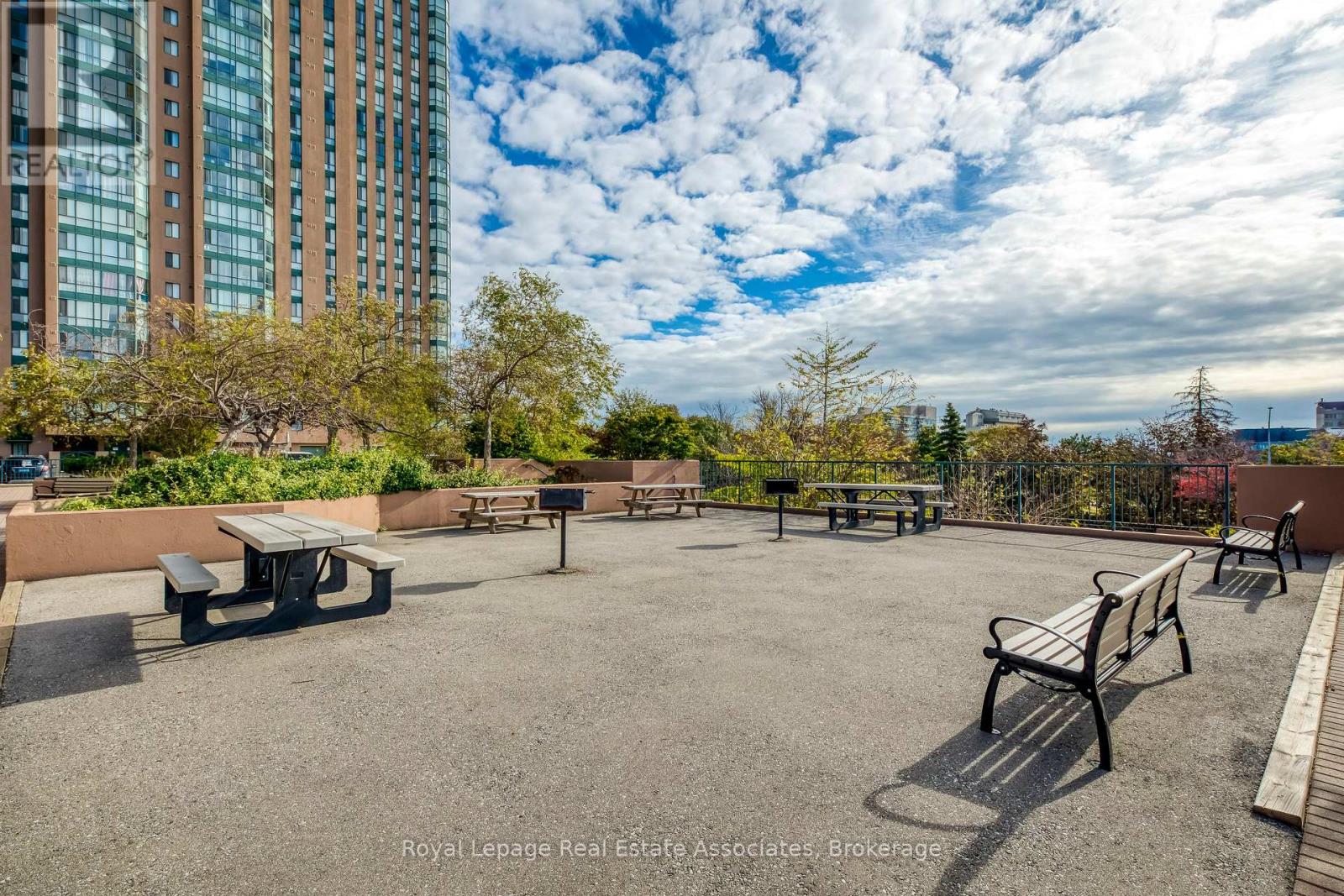 901 - 155 Hillcrest Avenue, Mississauga, Ontario  L5B 3Z2 - Photo 23 - W12382712