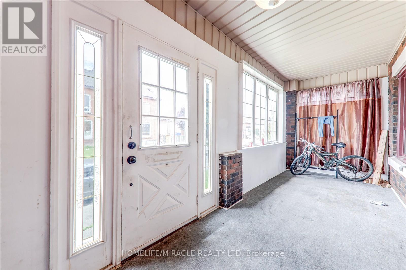 Property at 10 ST MATTHEWS AVENUE image 5