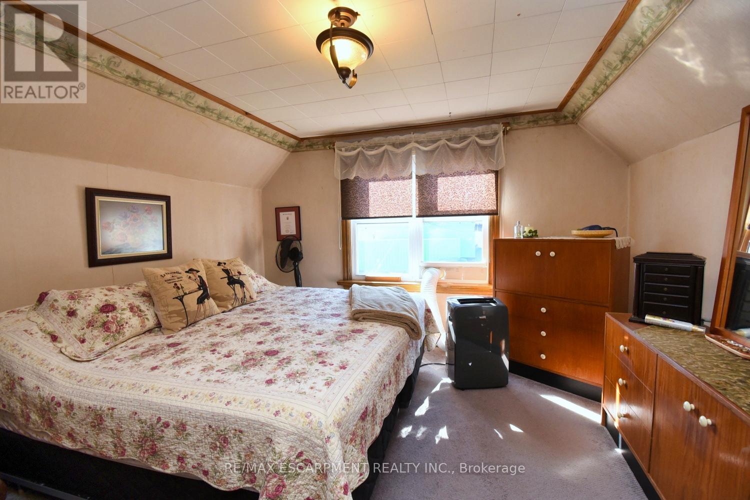 251 East 31st Street, Hamilton, Ontario  L8V 3P6 - Photo 15 - X12382722