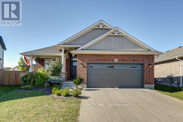 125 Old Field Lane Sw, Central Elgin, Ontario  N5L 0A9 - Photo 1 - X12382756