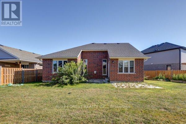 125 Old Field Lane Sw, Central Elgin, Ontario  N5L 0A9 - Photo 13 - X12382756