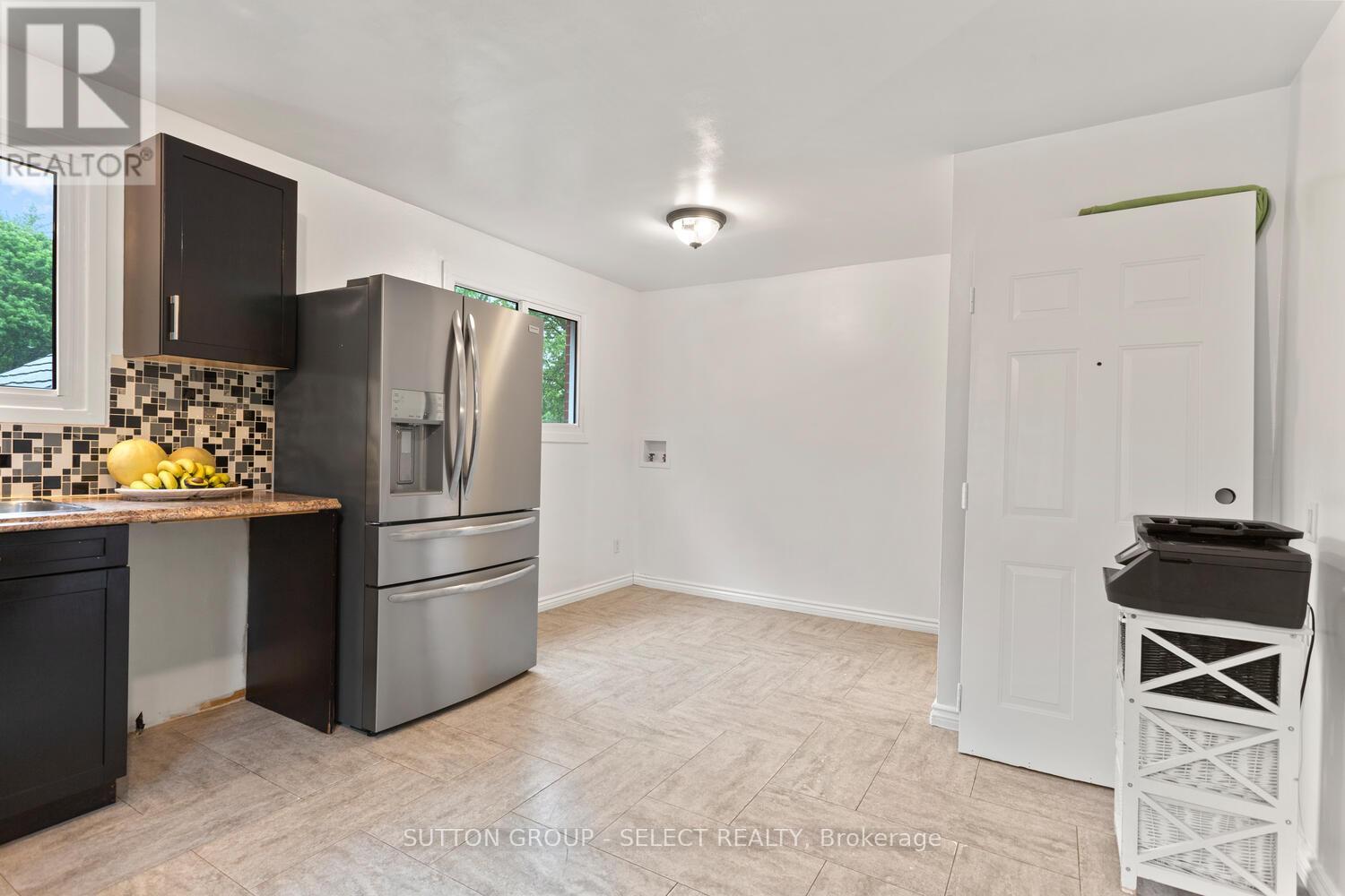 317 Belfield Street, London East (East A), Ontario  N5Y 2J9 - Photo 3 - X12382767