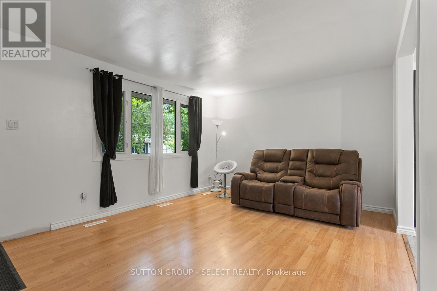 317 Belfield Street, London East (East A), Ontario  N5Y 2J9 - Photo 5 - X12382767