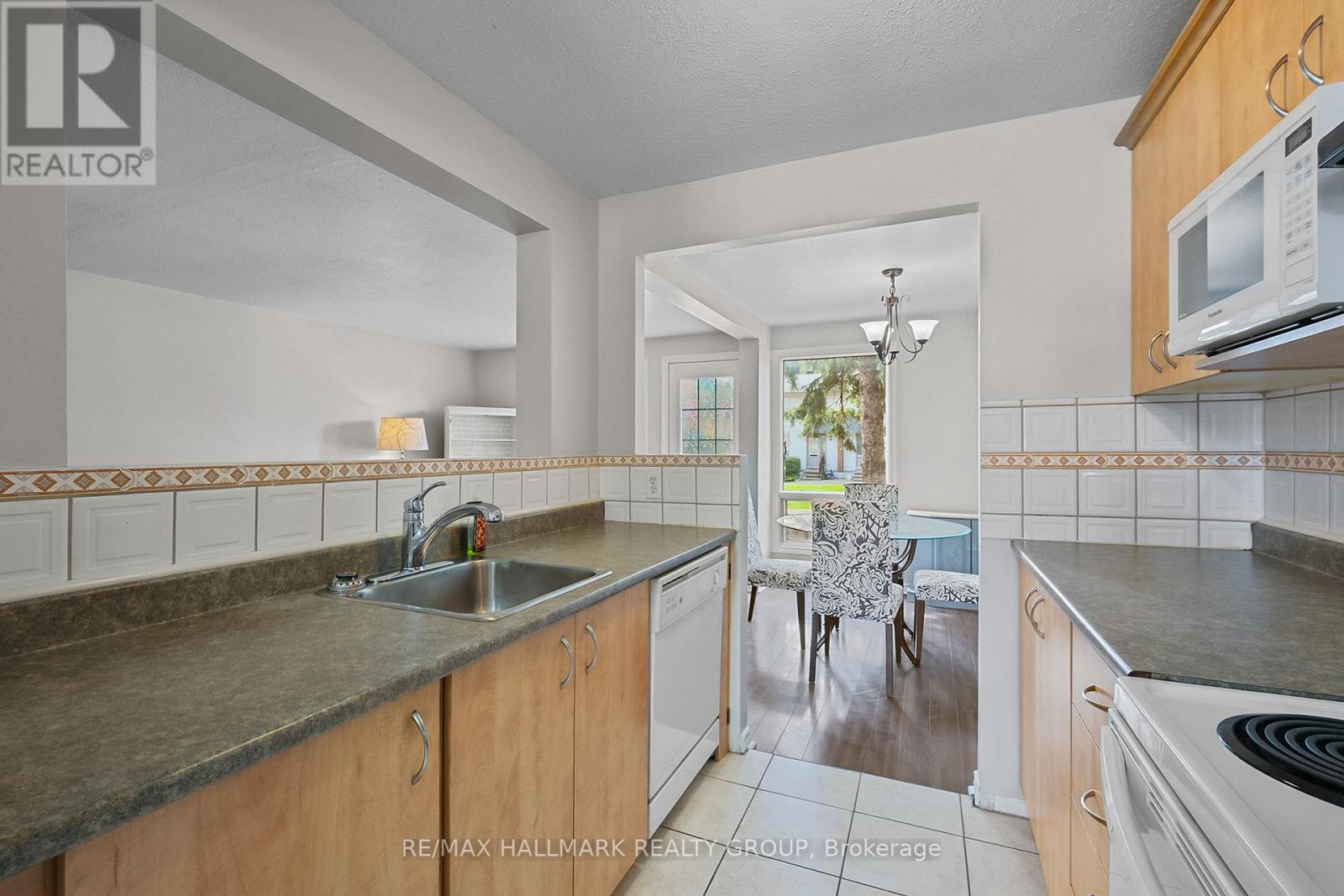 9 - 1483 Bethamy Lane, Ottawa, Ontario  K1J 8P7 - Photo 13 - X12382764