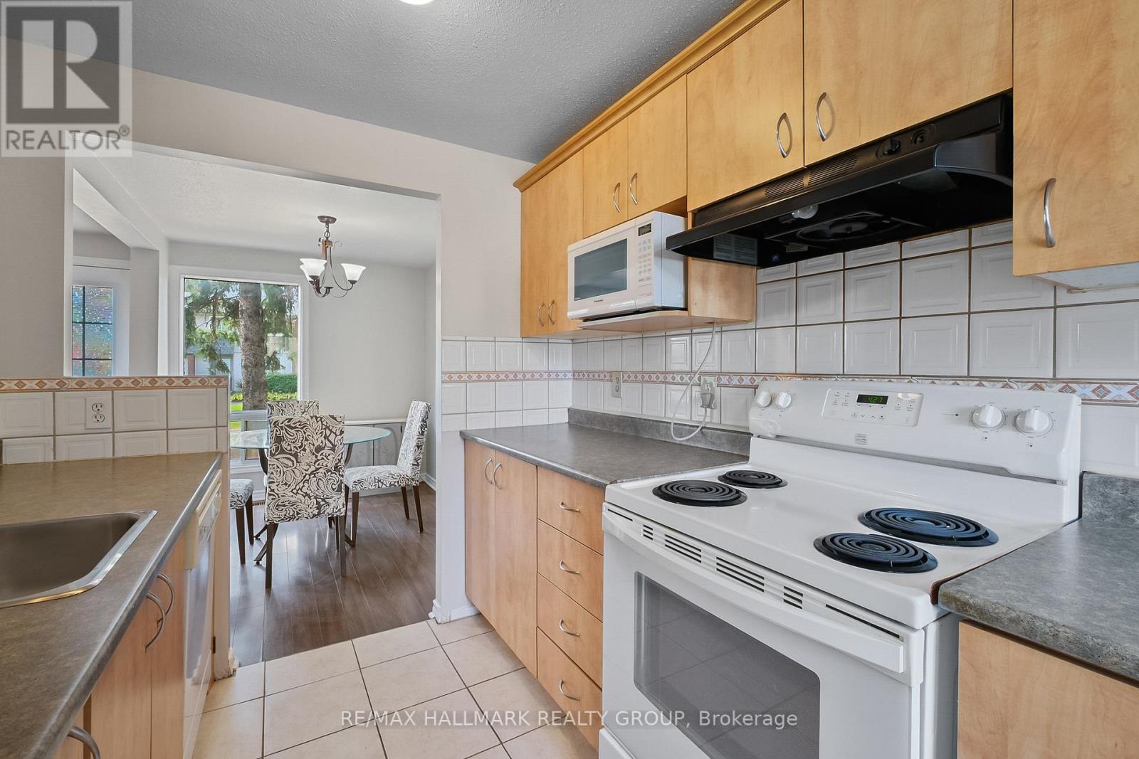 9 - 1483 Bethamy Lane, Ottawa, Ontario  K1J 8P7 - Photo 14 - X12382764