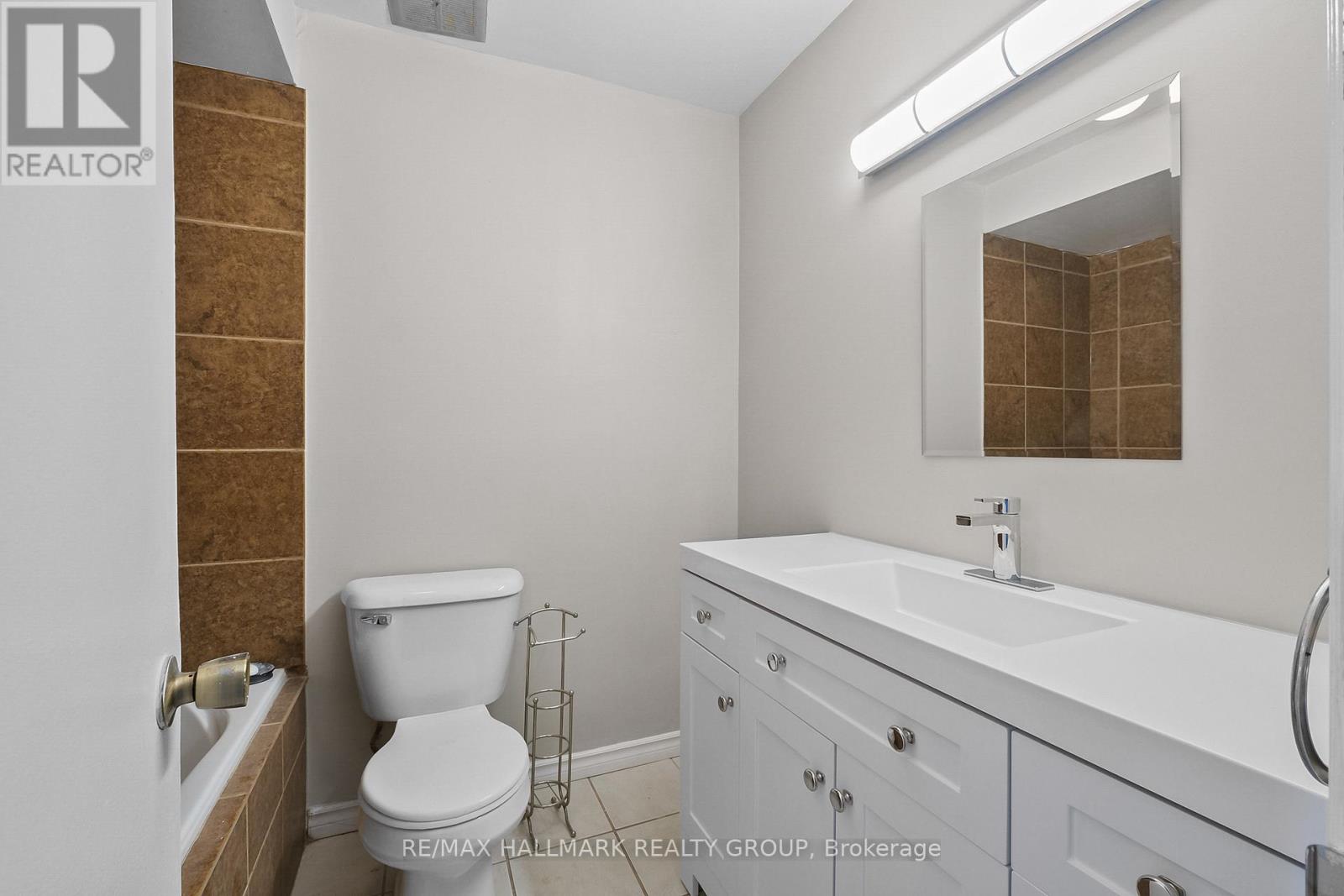 9 - 1483 Bethamy Lane, Ottawa, Ontario  K1J 8P7 - Photo 33 - X12382764